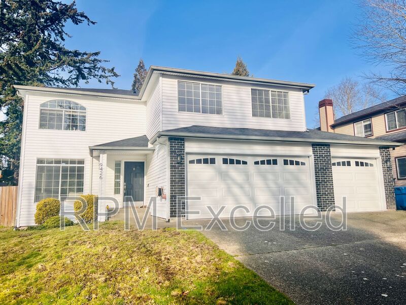 Kent House: 9426 S 242nd St