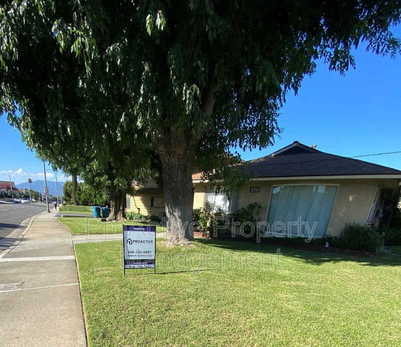 Alhambra House: 312-F N Atlantic Blvd