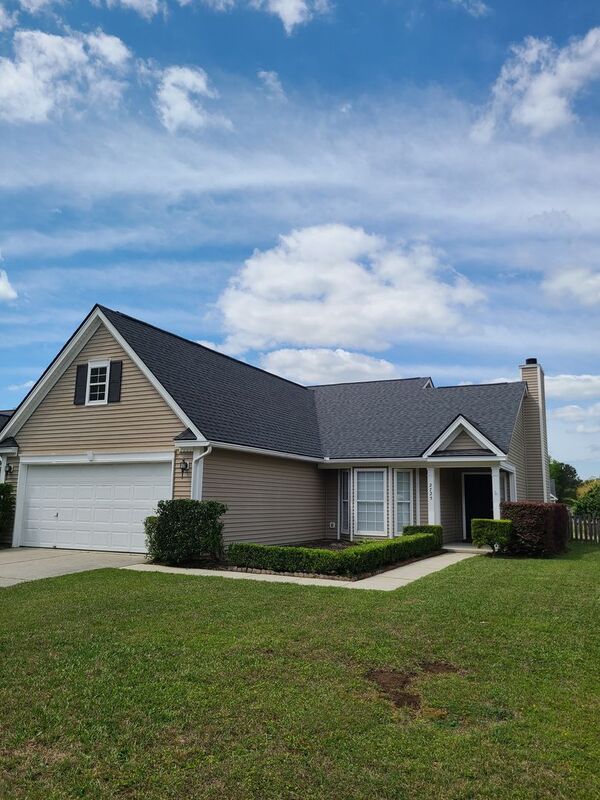 Mt Pleasant House: 2725 Palmetto Hall Blvd