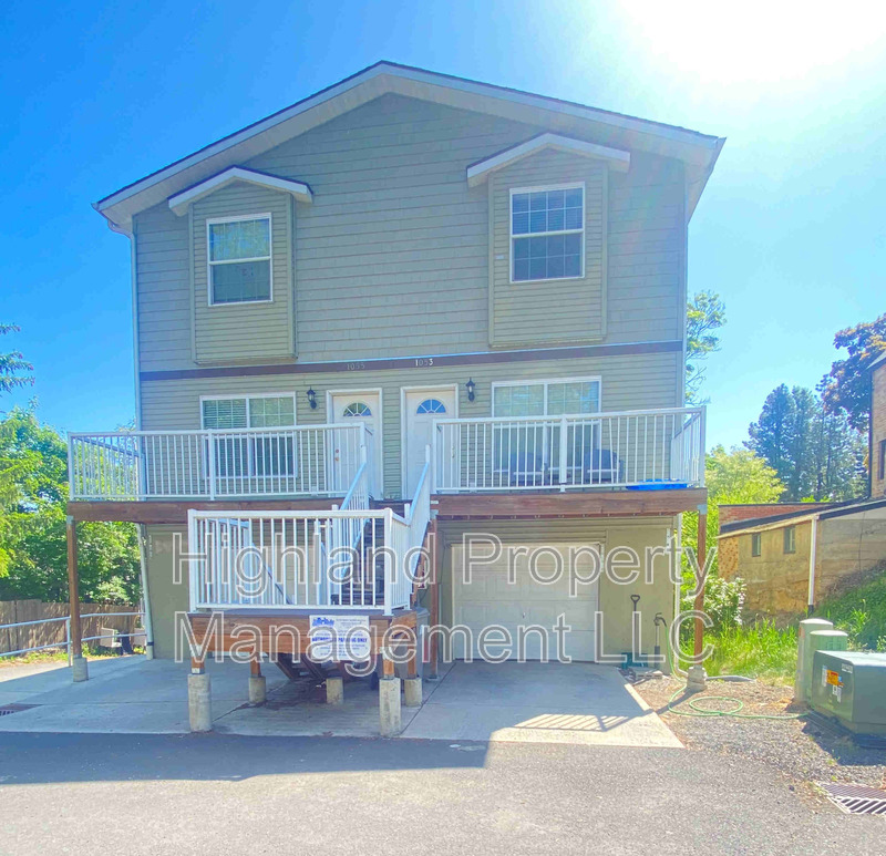 Pullman Condo: 1055 NE B St