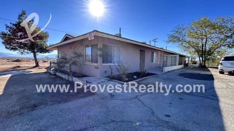 Apple Valley House: 21225 Wigwam Street