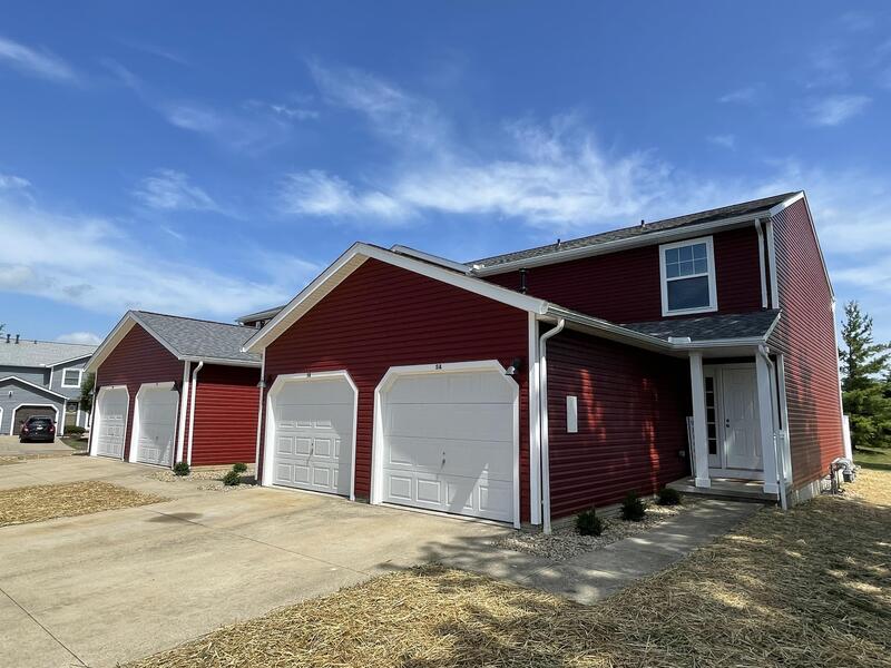 Medina Townhome: 4757 Ledgewood Dr. - 5B