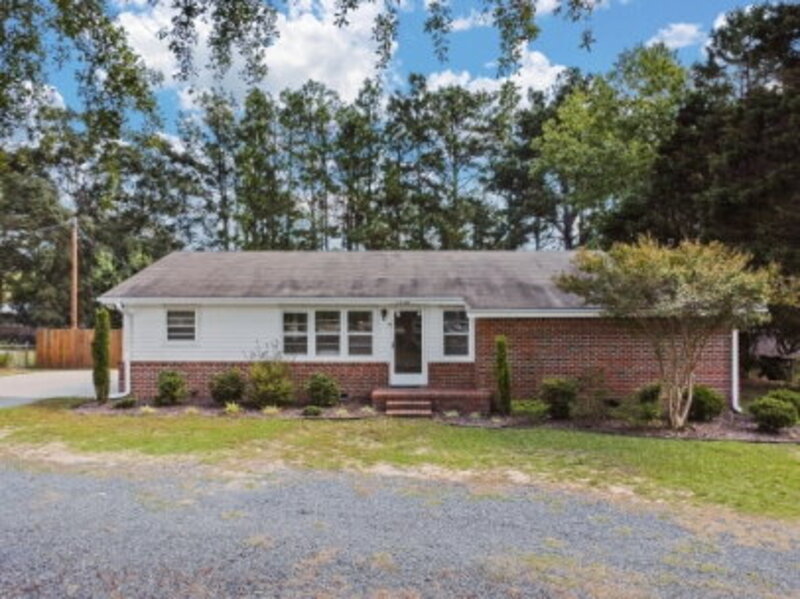 Aberdeen House: 1708 North Poplar Street