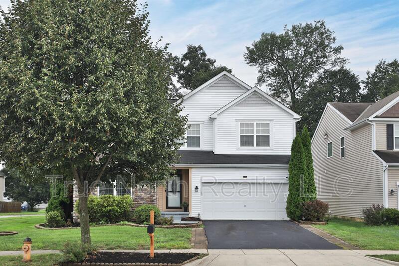 Lewis Center House: 319 Kastlekove Drive