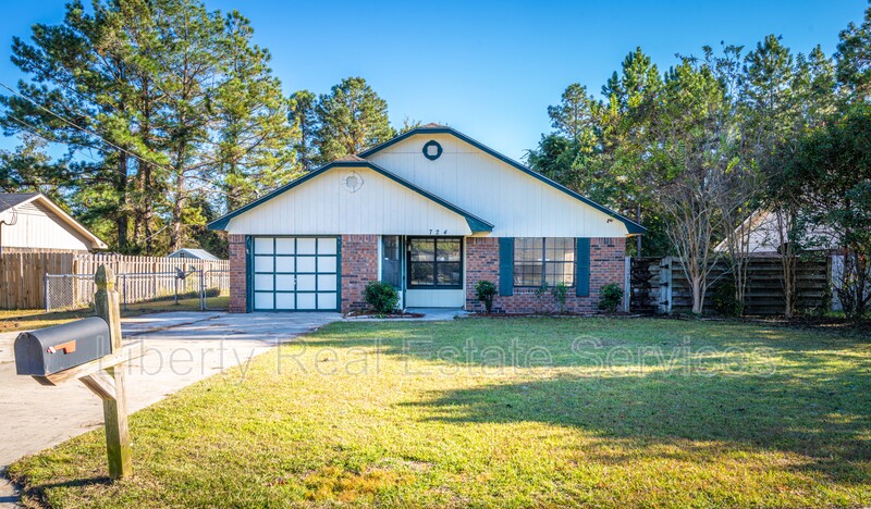 Hinesville House: 724 Timber Ridge Trl