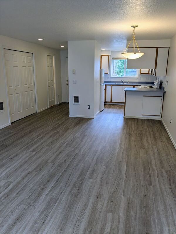 Tualatin House: 17987 SW 115th Ave