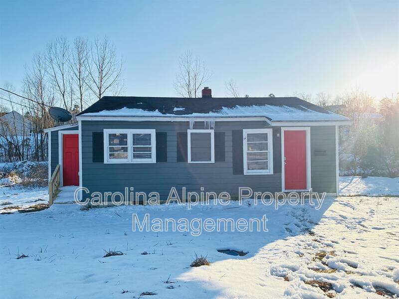 Dallas House: 309 E Gibbs St.