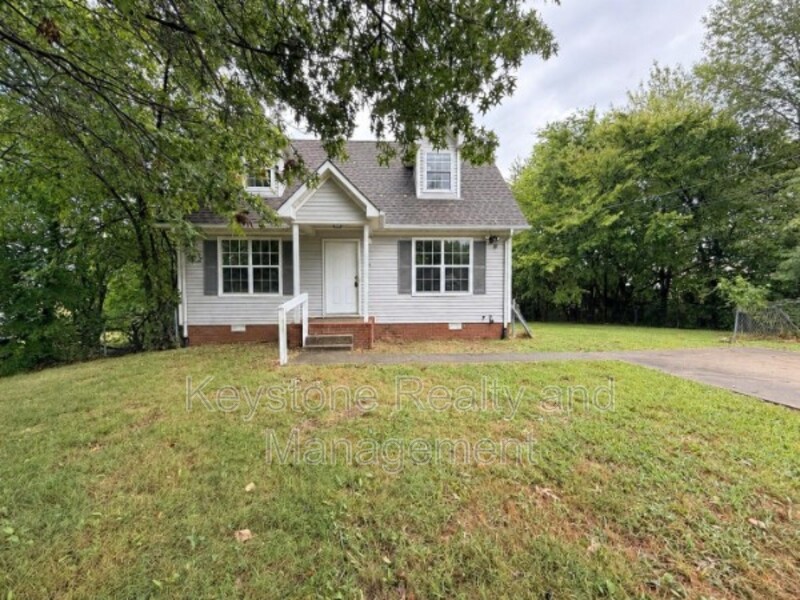 Oak Grove House: 2050 Carneal Lane