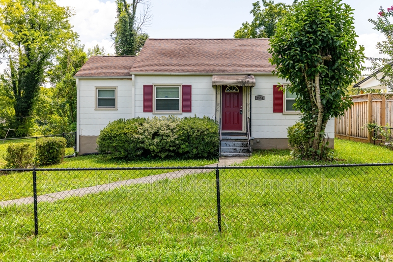 Knoxville House: 2554 Martin Luther King Jr Ave