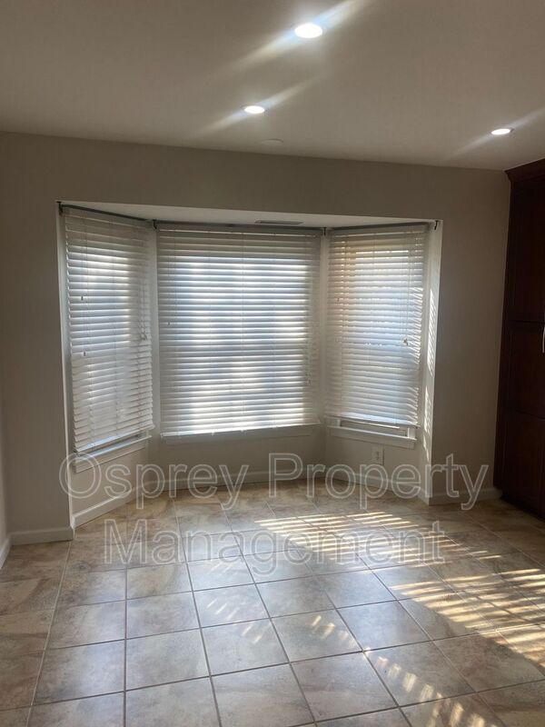 Town House with detached garage and fenced patio!!! - Photo 6