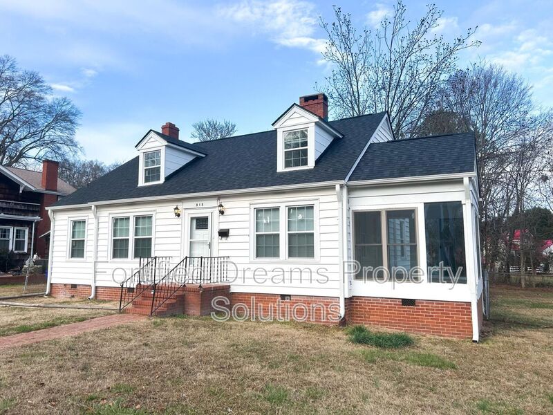Siler City House: 315 S. Third Ave