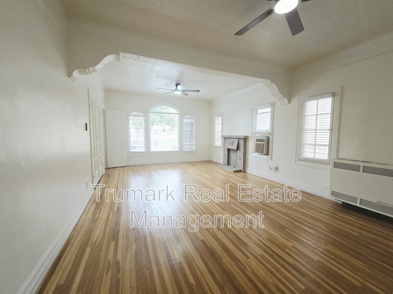 Glendale Condo: 378 W California Ave