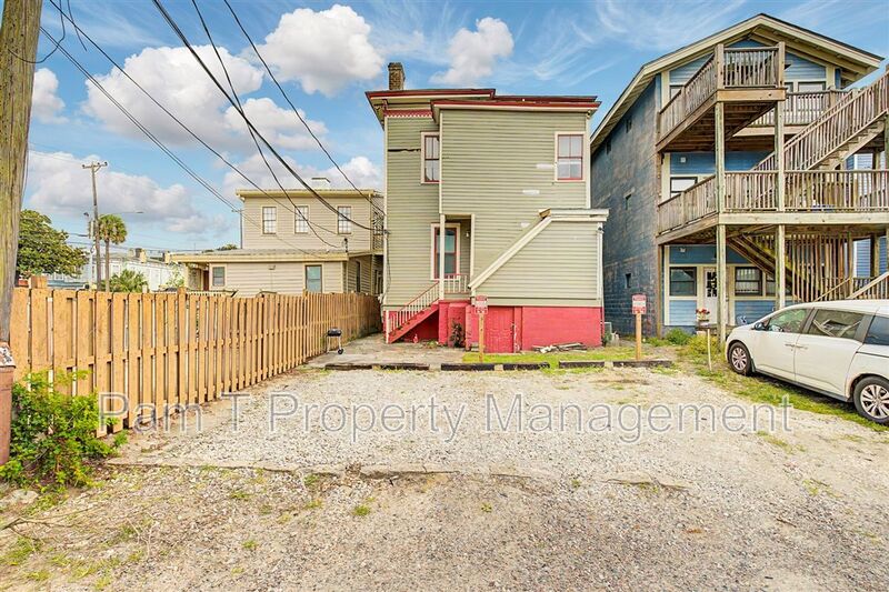 Savannah Condo: 124 E Henry St