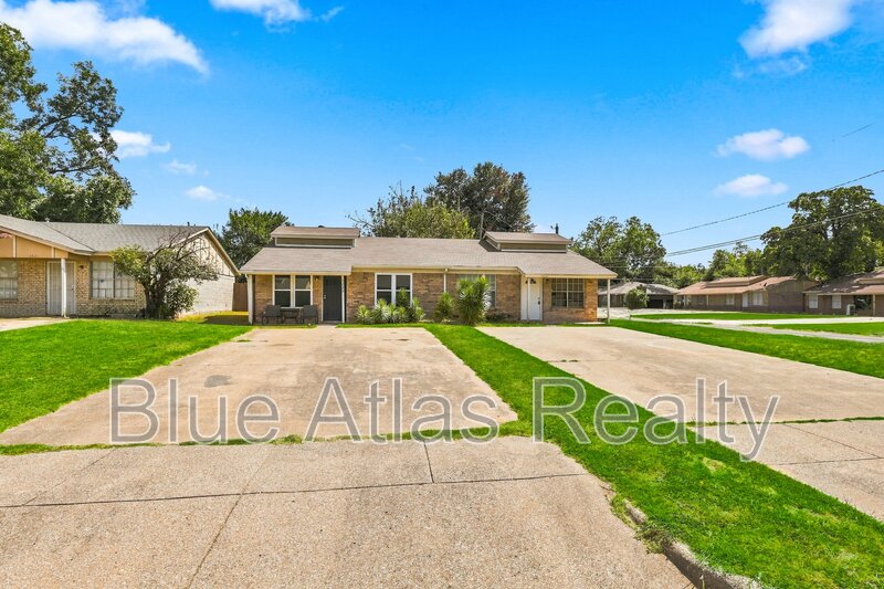 Arlington House: 1722 Fitzgerald Court - 1
