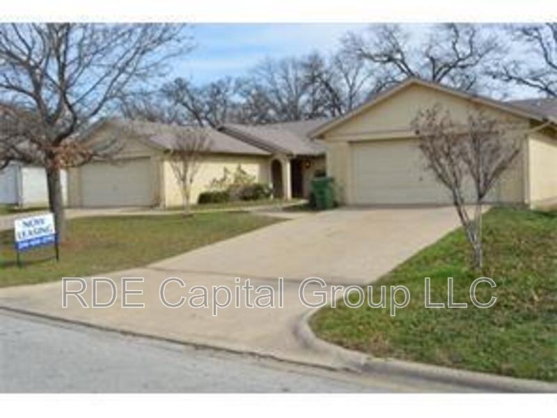 Hurst House: 516 Billie Ruth Ln