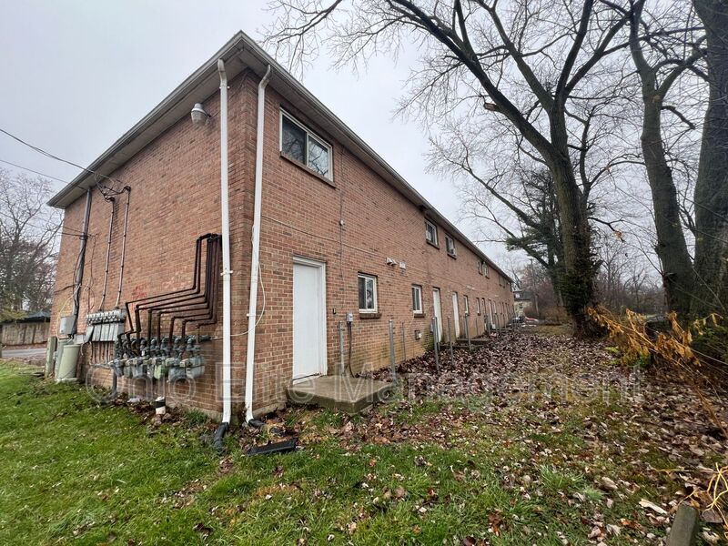 Columbus House: 2836 Baughman Ave