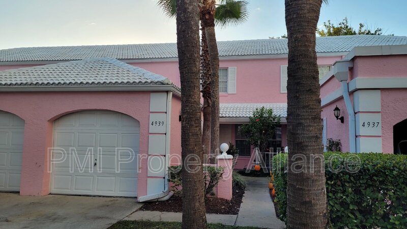 Orlando Townhome: 4939 Walden Cir