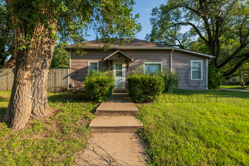 Goddard House: 301 N Spruce St