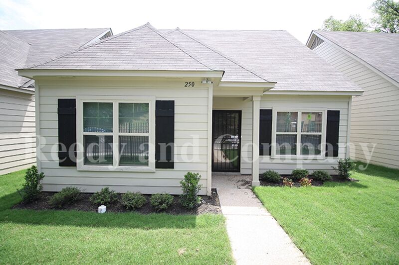Memphis House: 250 N Claybrook St