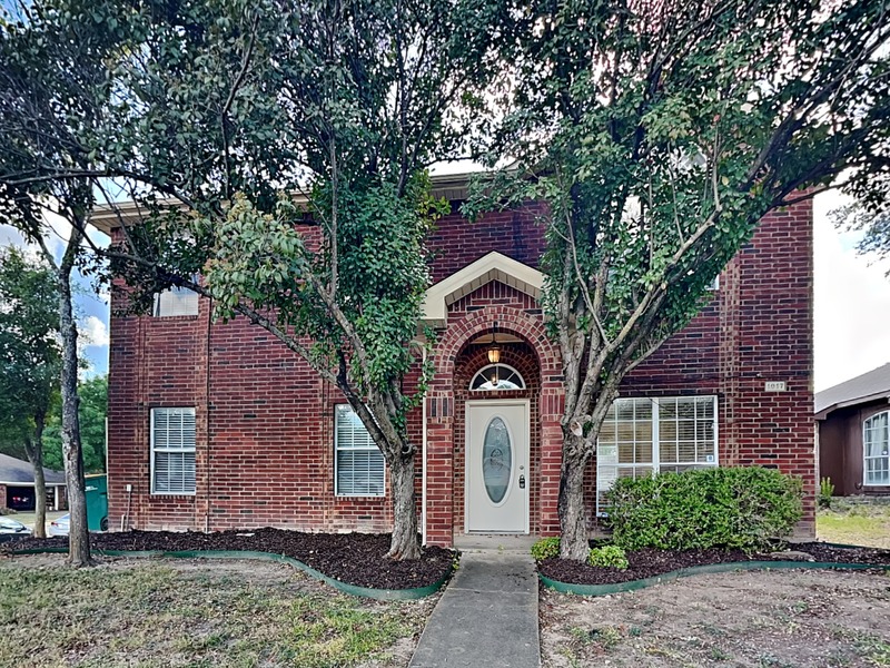 Cedar Hill House: 1017 Woodall Dr