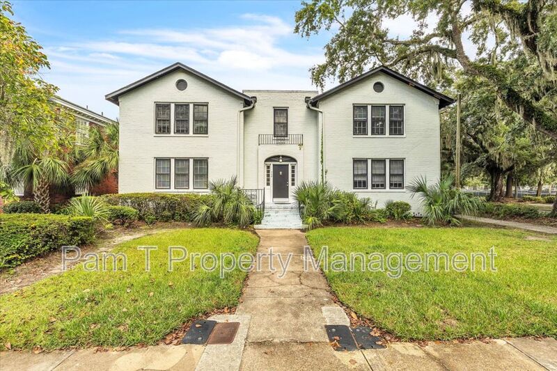 Savannah Condo: 740 E.45th St. #2