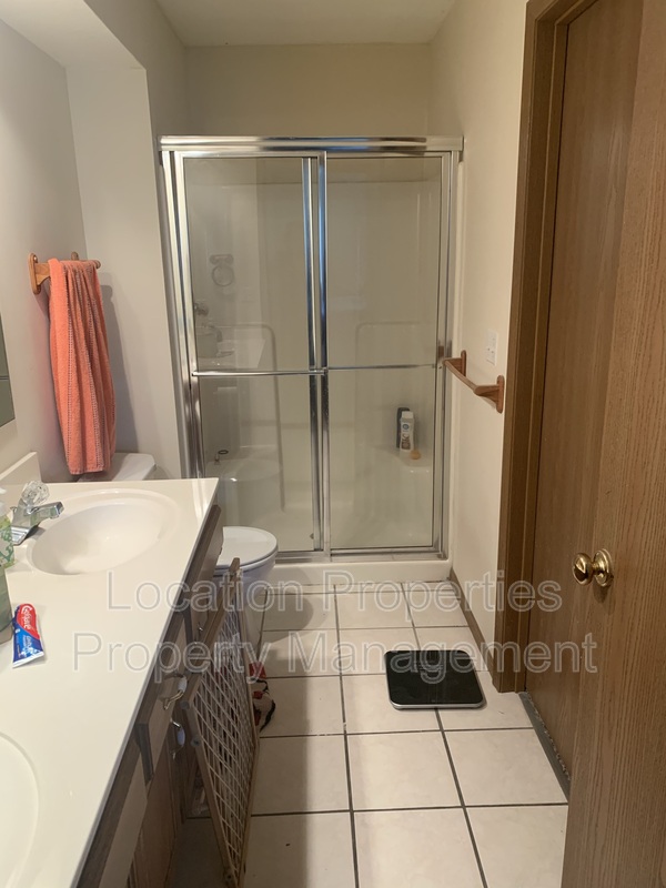 318 Creekside Court - 1, rental photo 8