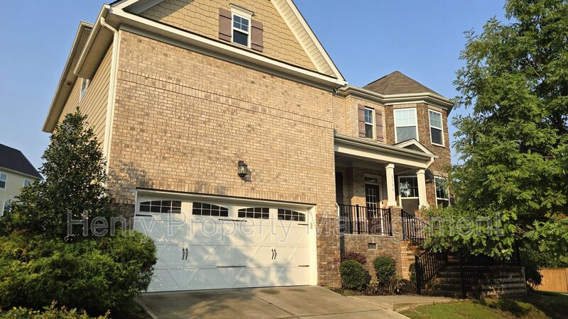 Cary House: 2024 Poplar High Place