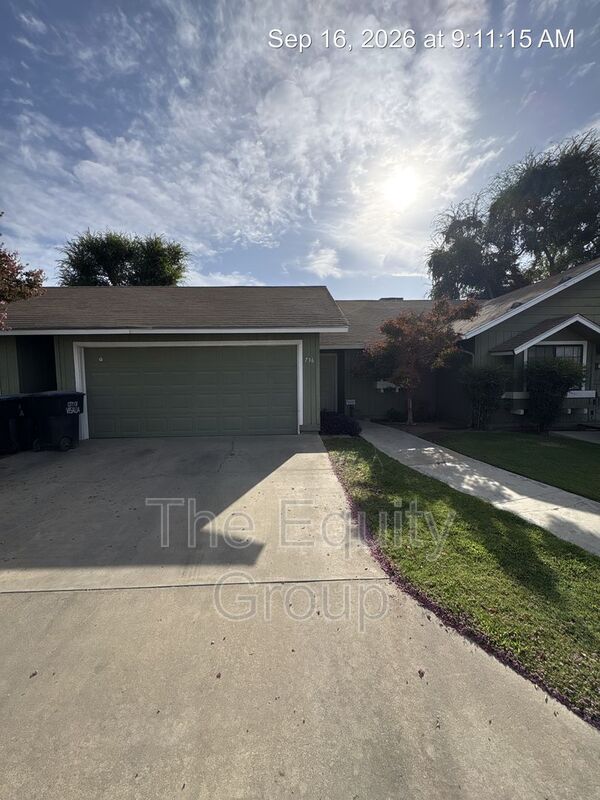 Visalia House: 736 South Linwood Avenue