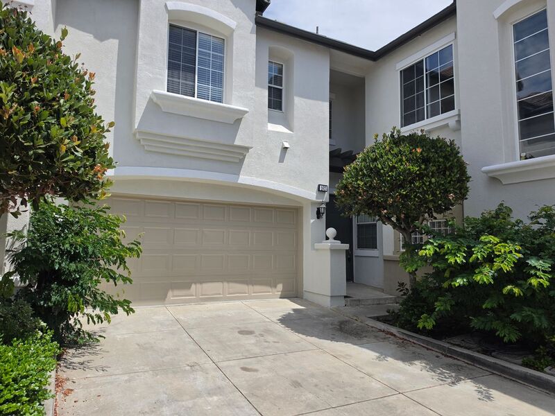 Rancho Santa Margarita House: 162 Seacountry Lane -