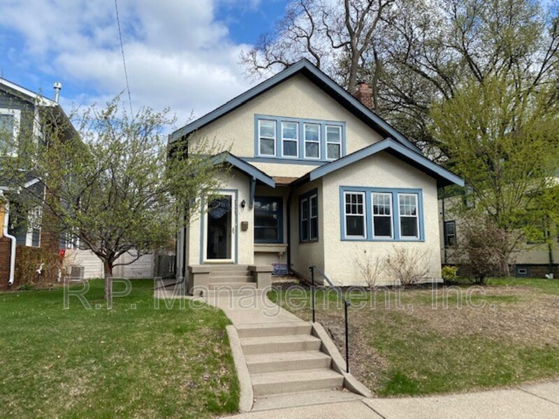 Minneapolis House: 4221 Harriet Ave