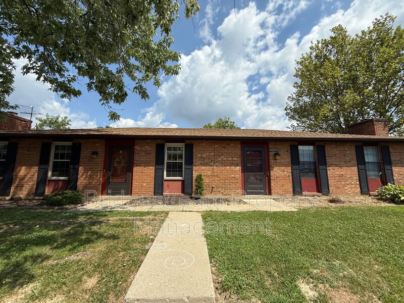 West Carrollton House: 1444 Minstrel Drive
