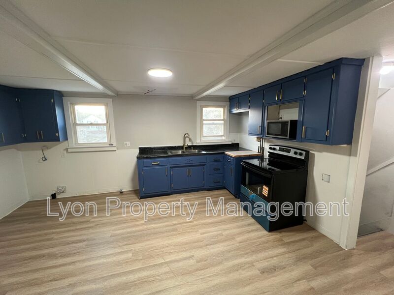 Norwich Condo: 10-12 South B St