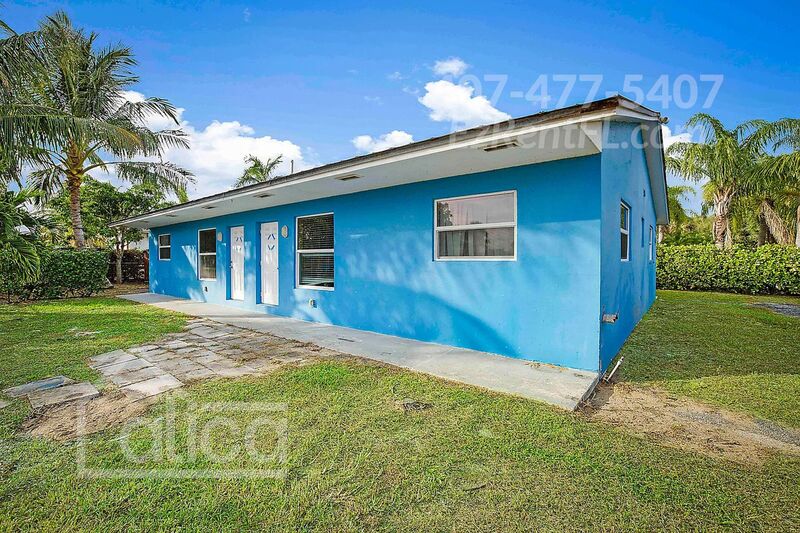 Juno Beach Condo: 13753 Oleander Ave