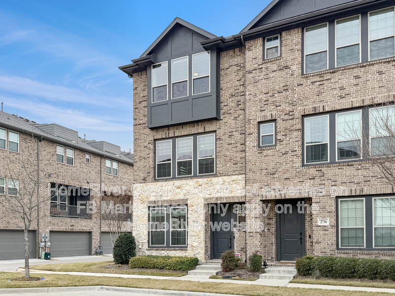 Lewisville Townhome: 2738 Levee Ln