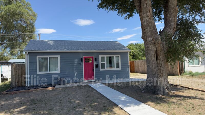 Pueblo House: 1718 Quillian Ave