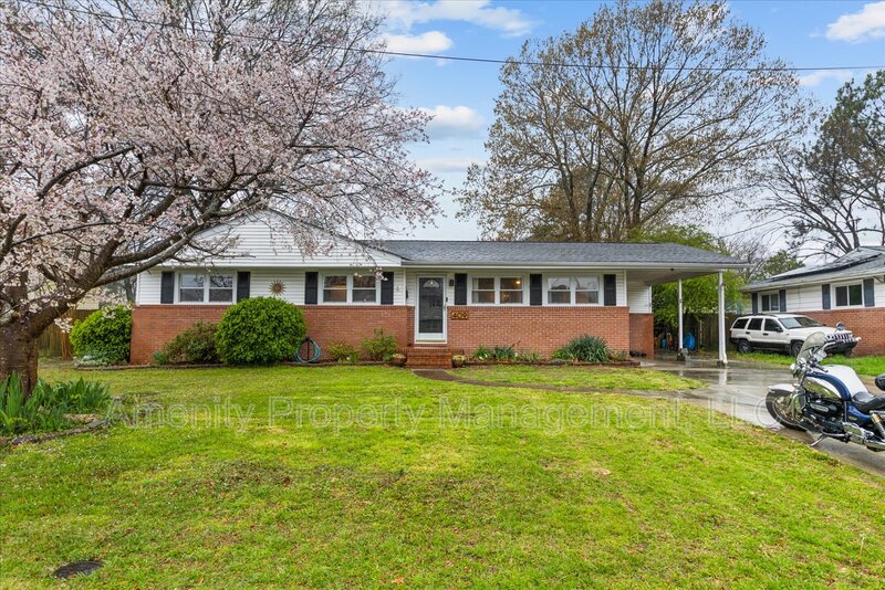 Virginia Beach House: 409 Caren Drive
