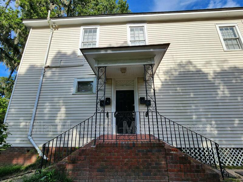 Savannah Condo: 1413 E 42nd St