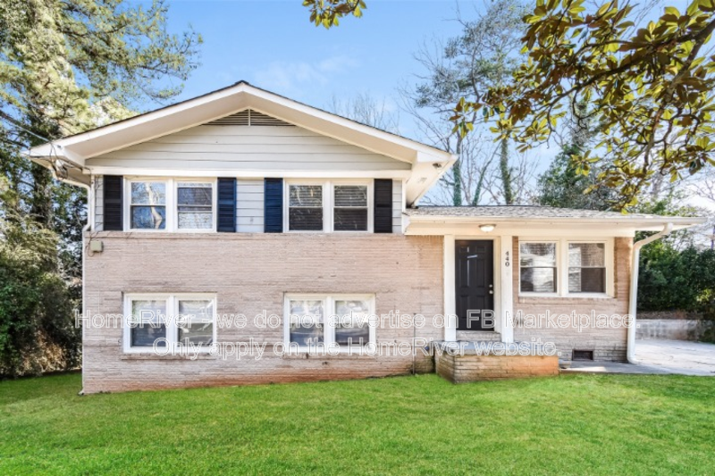 Atlanta House: 440 Dartmouth Dr SW