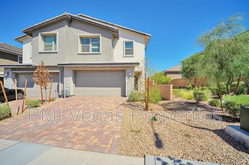 Henderson Townhome: 780 Aurora Vale Place