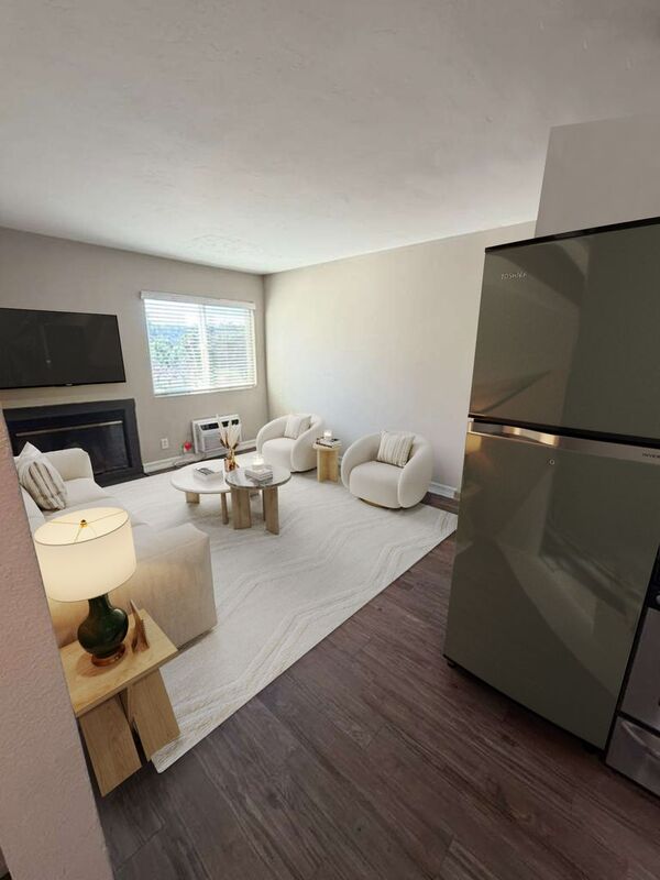 San Diego House: 6755 Mission Gorge Rd