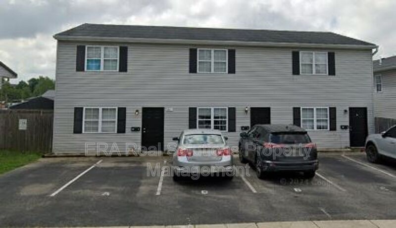 Hillsboro Condo: 201 John St.