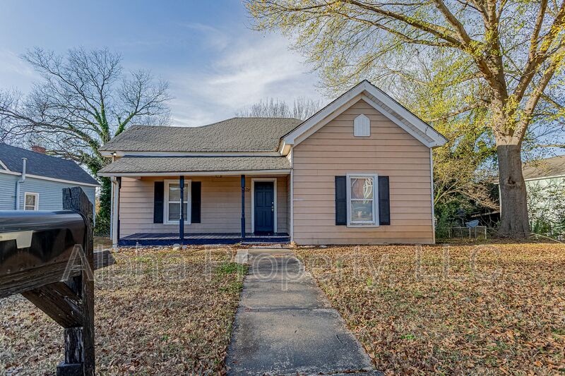 Spartanburg House: 678 N Liberty St