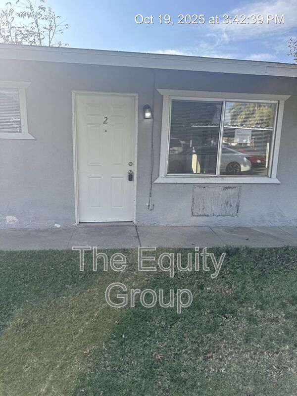 Hanford Condo: 311 E Elm Street