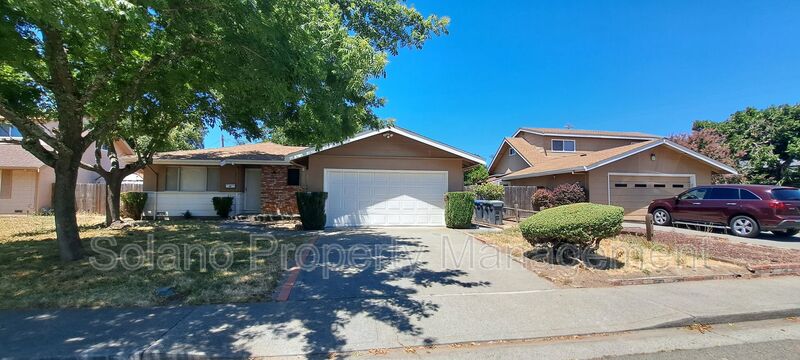 Fairfield House: 2519 Heather Drive