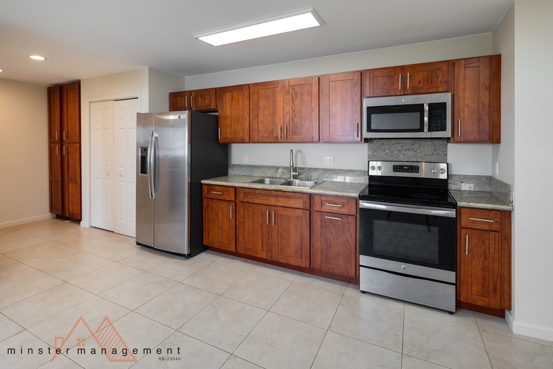 Honolulu Condo: 1626 Hanai Loop