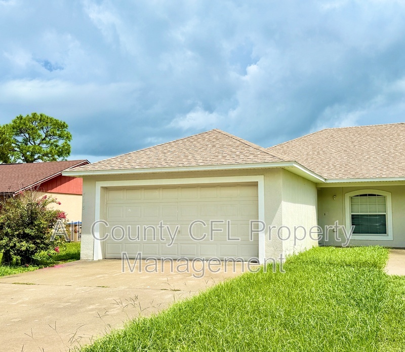 Kissimmee Condo: 715 Lucaya Drive