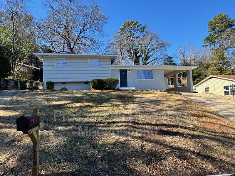 Columbus House: 2119 Shelby St