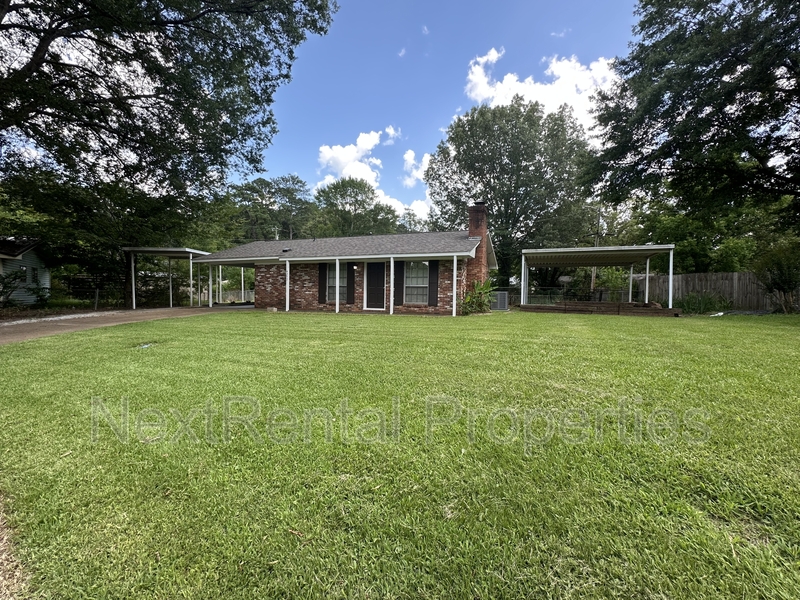 Pearl House: 4257 Herrington Boulevard