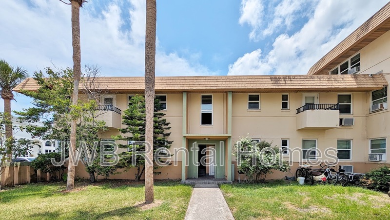 Jacksonville Beach Condo: 220 16th Ave N