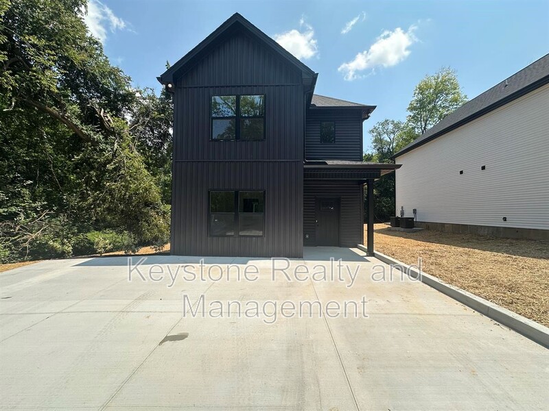 Clarksville House: 925 Ford Street